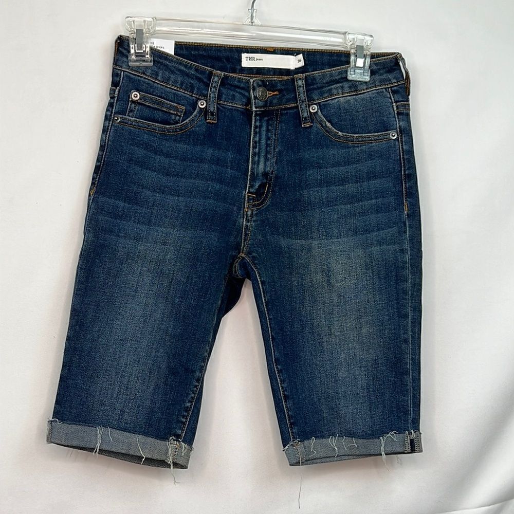 TNR Mid rise Bermuda Jean shorts size 26 NWT